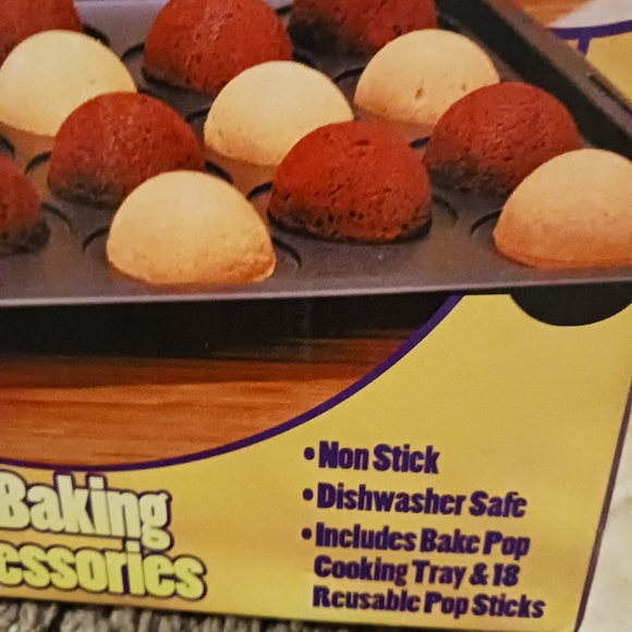 CakePop Maker (Makes 18) - Picture 4 of 8